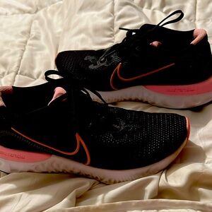 Nike Renew Run Black Pink Athl Running Shoes CK6360-004 women Size 10 great EUC